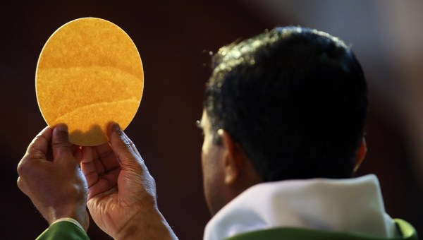 Corner Item Image - 3 pruebas de la presencia real de Cristo en la Eucaristía