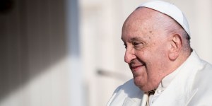 Ángelus: El Papa Francisco &#8220;agradece de corazón&#8221; al personal médico