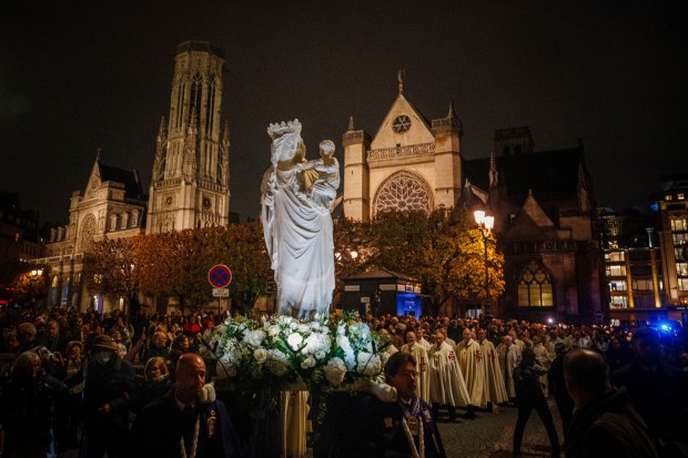 The-Virgin-of-Paris-Notre-Dame-de-Paris-Cathedral