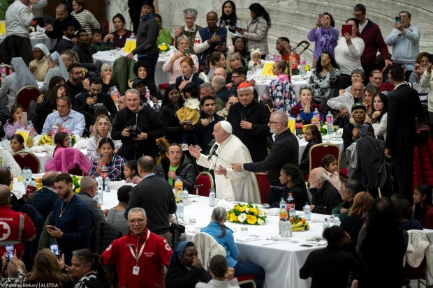 “Por favor, no nos olvidemos de los pobres”, el mensaje del Papa en la Jornada Mundial de los Pobres