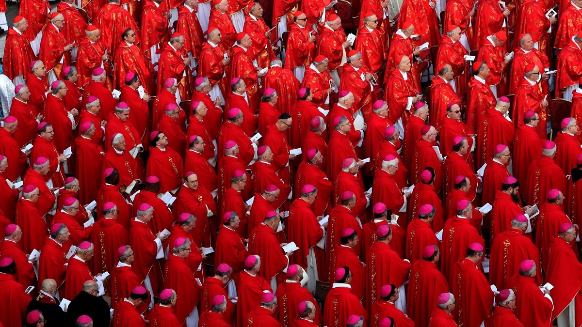 big group of cardinals and bishops