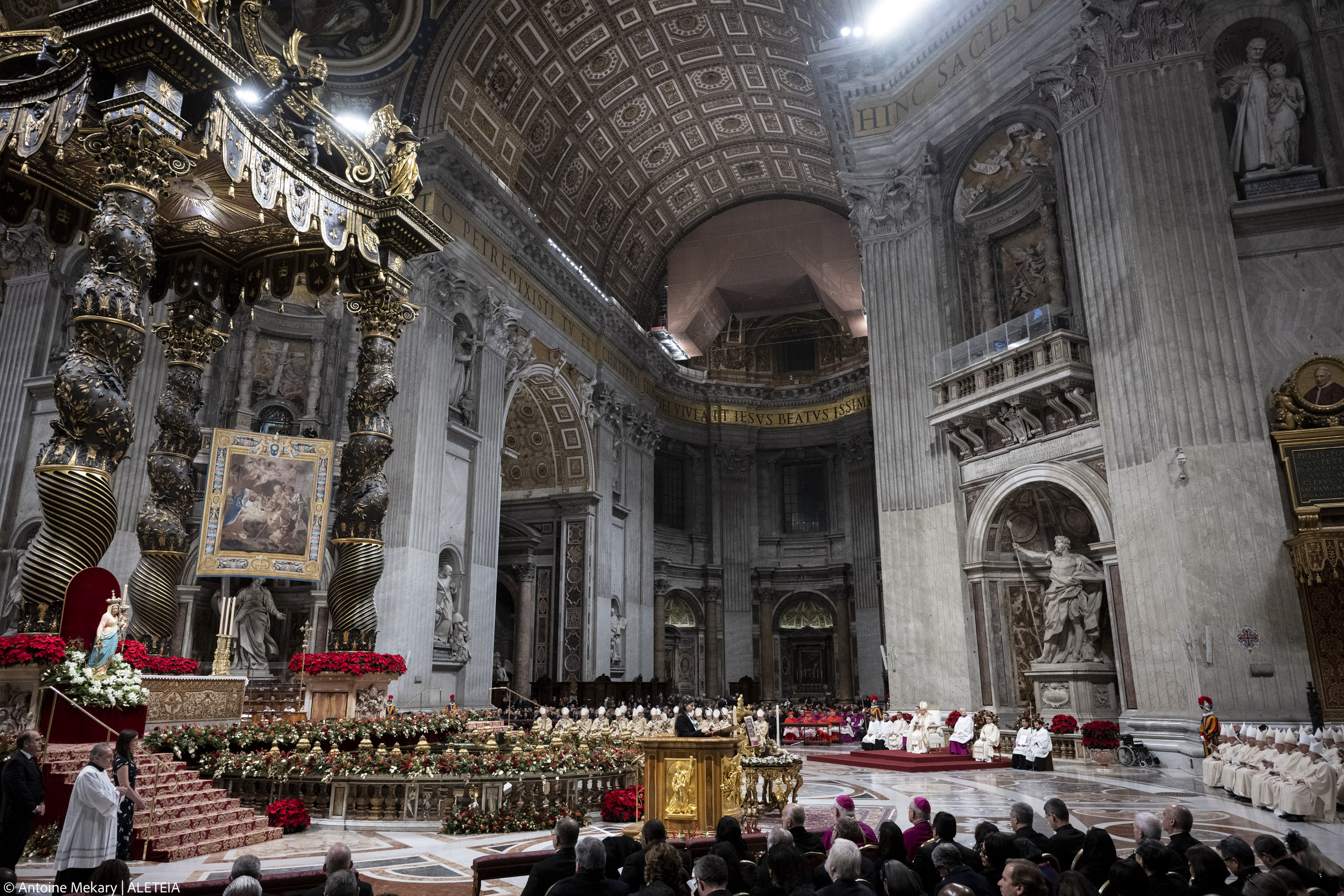 ¡Inició el Jubileo en Roma! Las imágenes de la puerta santa y la Misa de Navidad