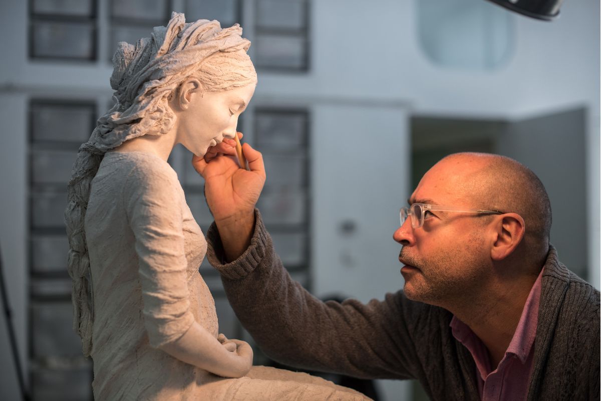 Virgen de Hakuna Madre de Hakuna Javier Viver escultor y fotógrafo