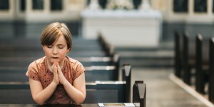Cómo explicar la Misa a un niño según María Montessori 