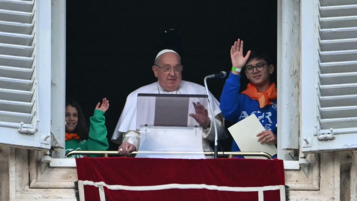 Angelus-with-children.jpg