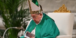 ¿El Papa convocó un consistorio para reanudar el trabajo o para dimitir?