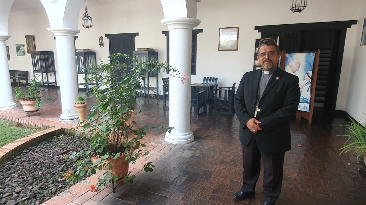 Monseñor Lisandro Rivas, obispo de San Cristobal venezuela