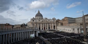 Vaticano: inició el consistorio extraordinario convocado por el Papa León XIV