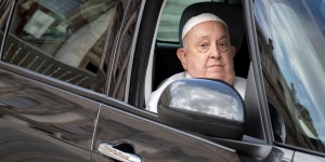 (ACTUALIZACIÓN) El Papa Francisco, hospitalizado por una infección respiratoria