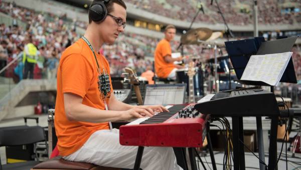 Corner Item Image - De pianista a músico católico: Mi vocación no es solo tocar