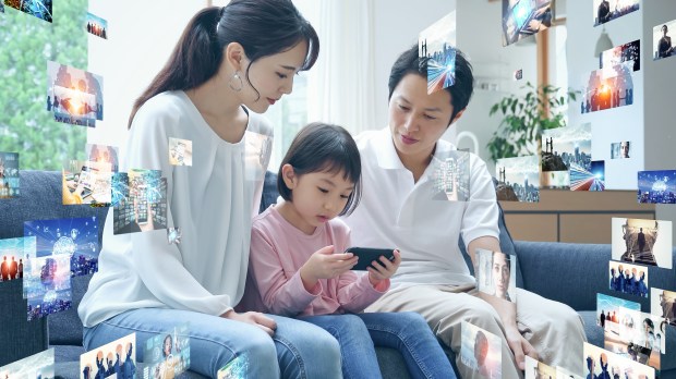 girl parents screen
