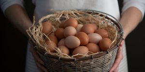 Por qué llevar huevos a las clarisas le da un toque a tu boda