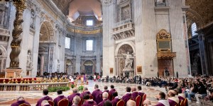 El Papa insta a los sacerdotes a no buscar &#8220;la aprobación a toda costa&#8221; en su homilía para la Misa Crismal
