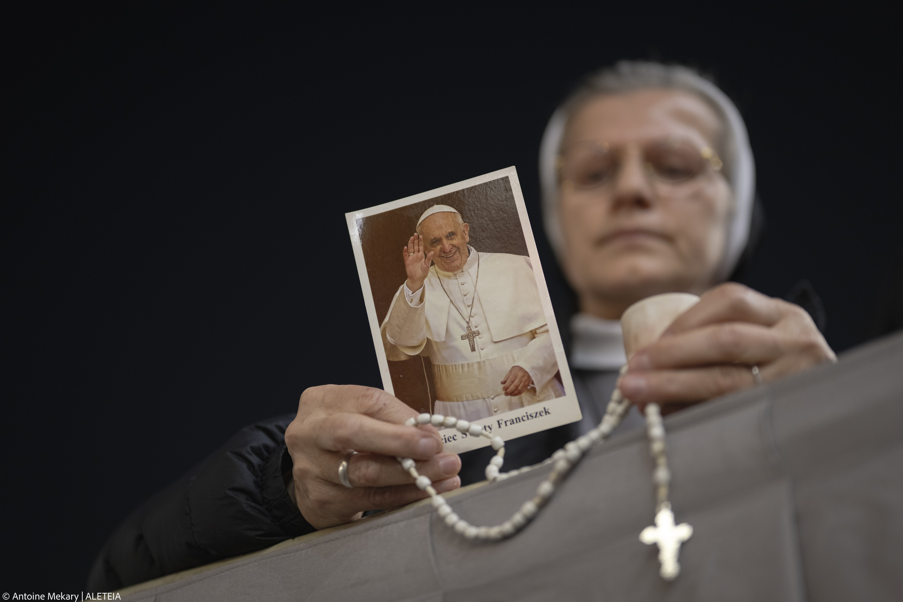 {"rendered":"Rosario por la salud del Papa todos los d\u00edas en san pedro"}