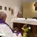 Primera foto del Papa desde que fue ingresado en el hospital