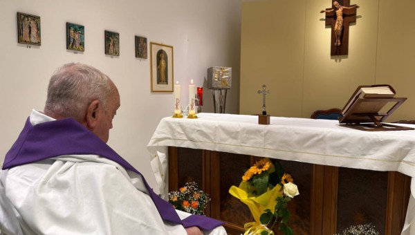 Corner Item Image - Primera foto del Papa desde que fue ingresado en el hospital