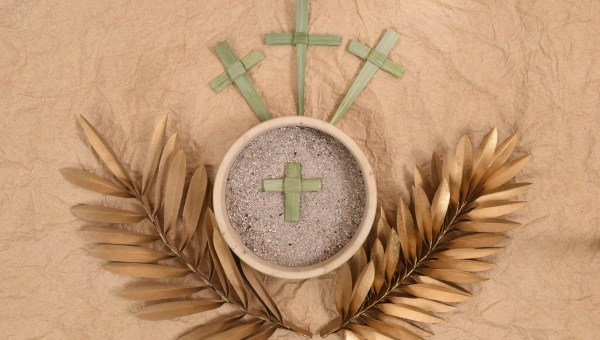 Wielkopostne zwyczaje: psoty z popiołem, pogrzeb śledzia i inne