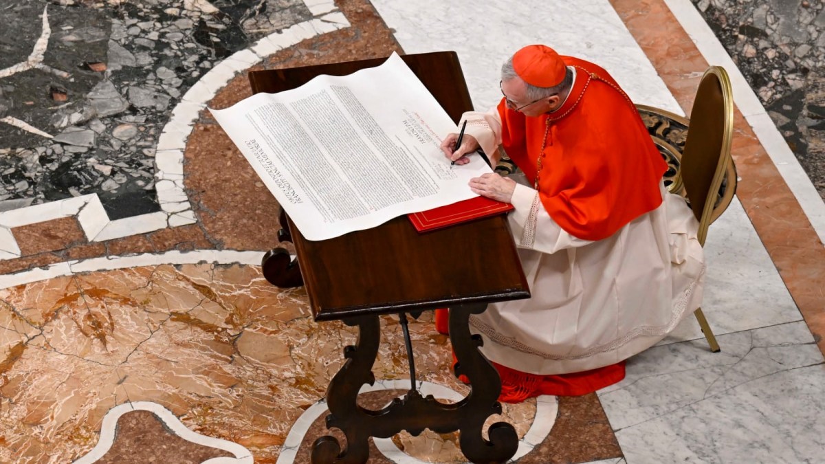 Closing-of-the-Coffin-of-the-late-Roman-Pontiff-Pope-Francis-Vatican-Media