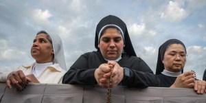 (VIDEO) Los 5 verbos del Rosario, según santo Domingo
