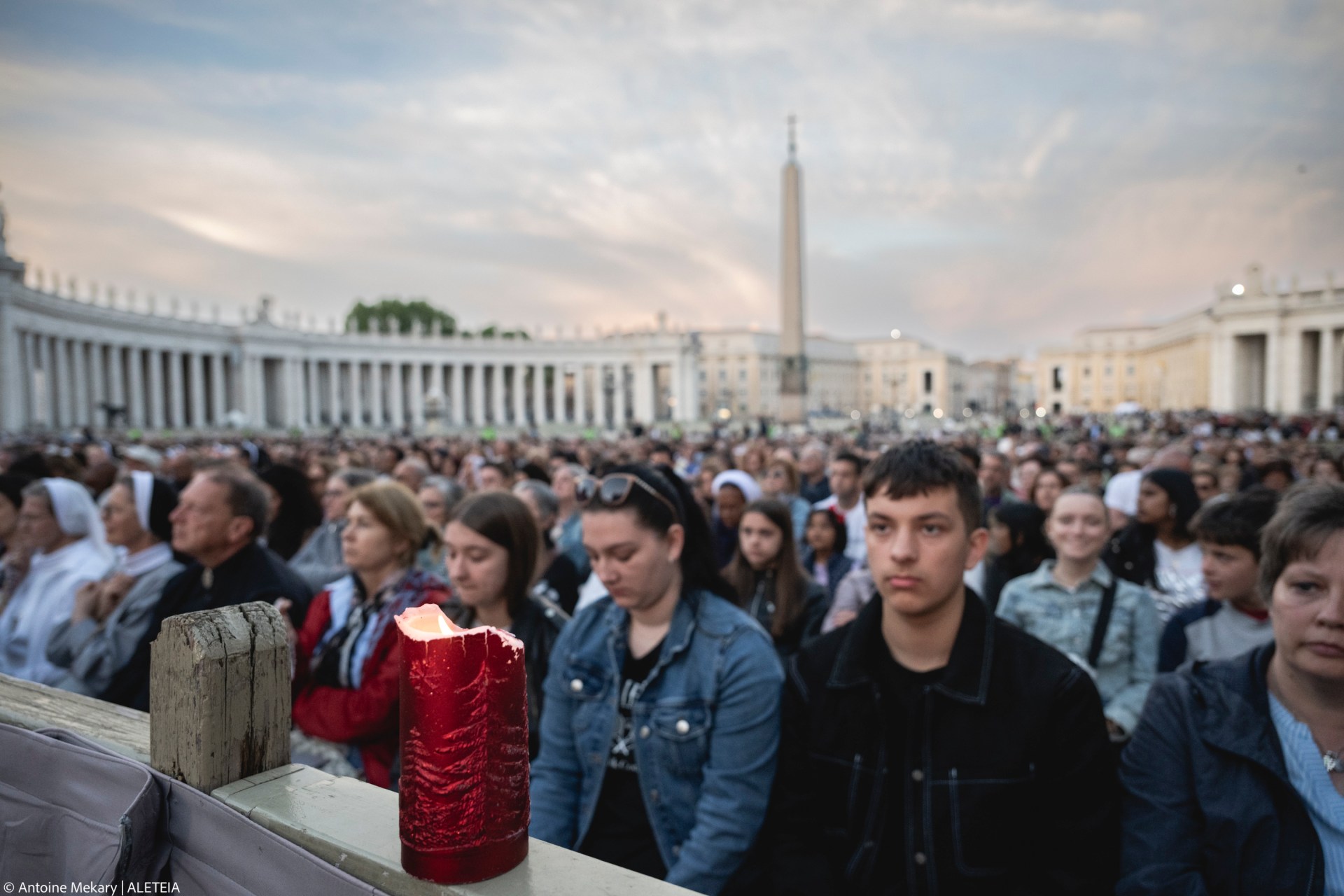 Faithful pray during the Rosary prayers in honor of Pope Francis