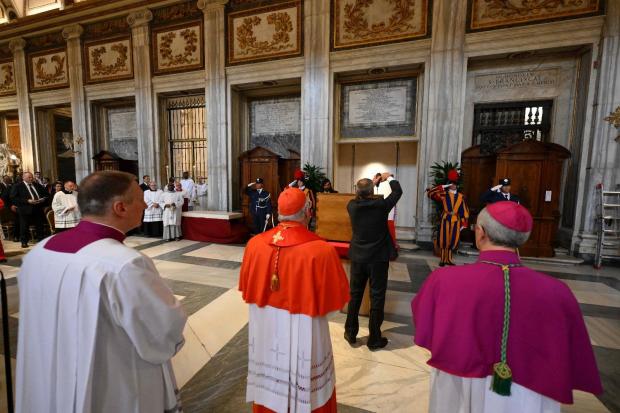 {"rendered":"La sepultura del Papa Francisco"}