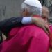 “Mi hermano es Papa”: el abrazo de dos hermanos en el Vaticano