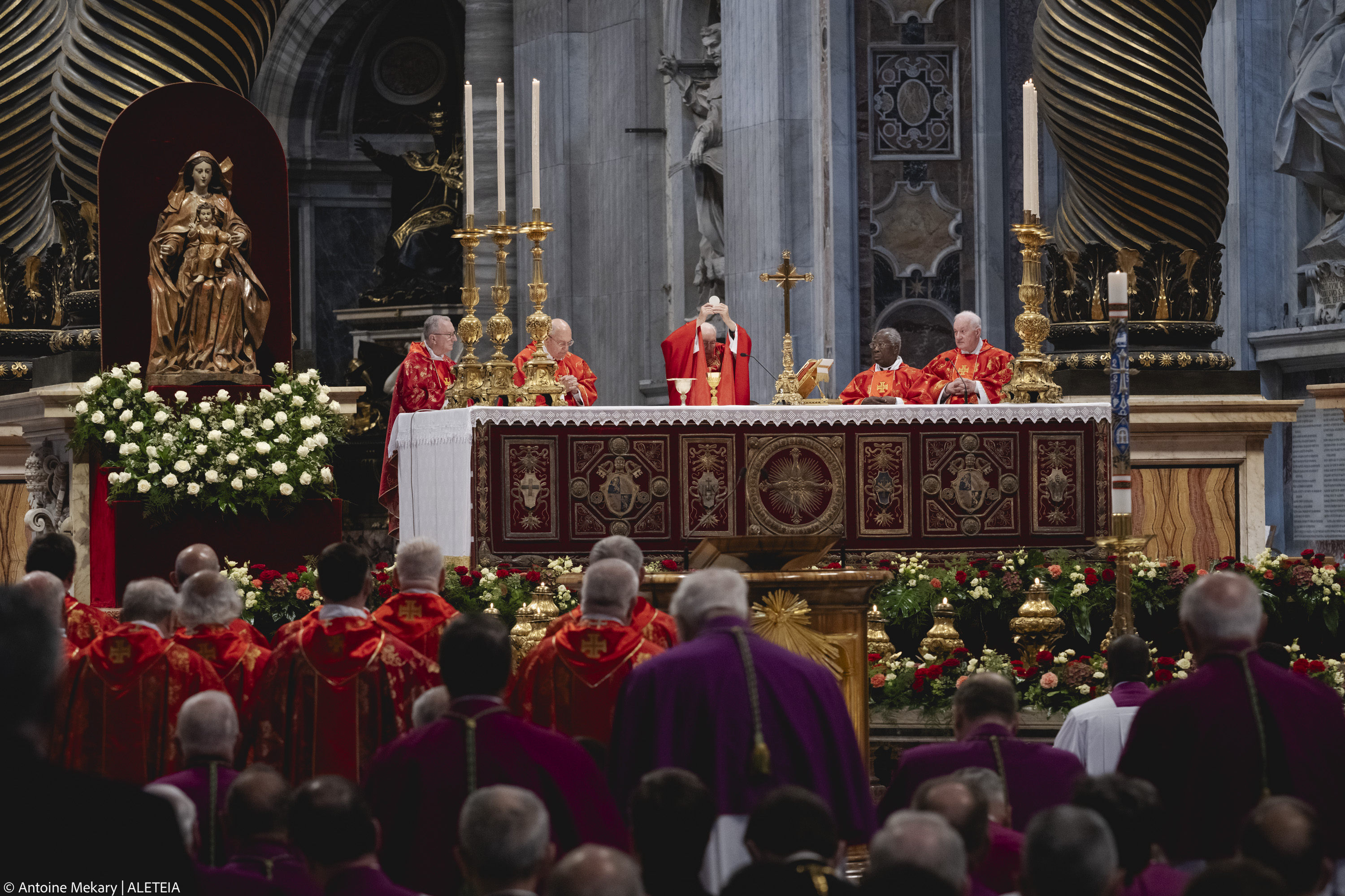 {"rendered":"Misa por la elecci\u00f3n del romano Pont\u00edfice en San Pedro"}