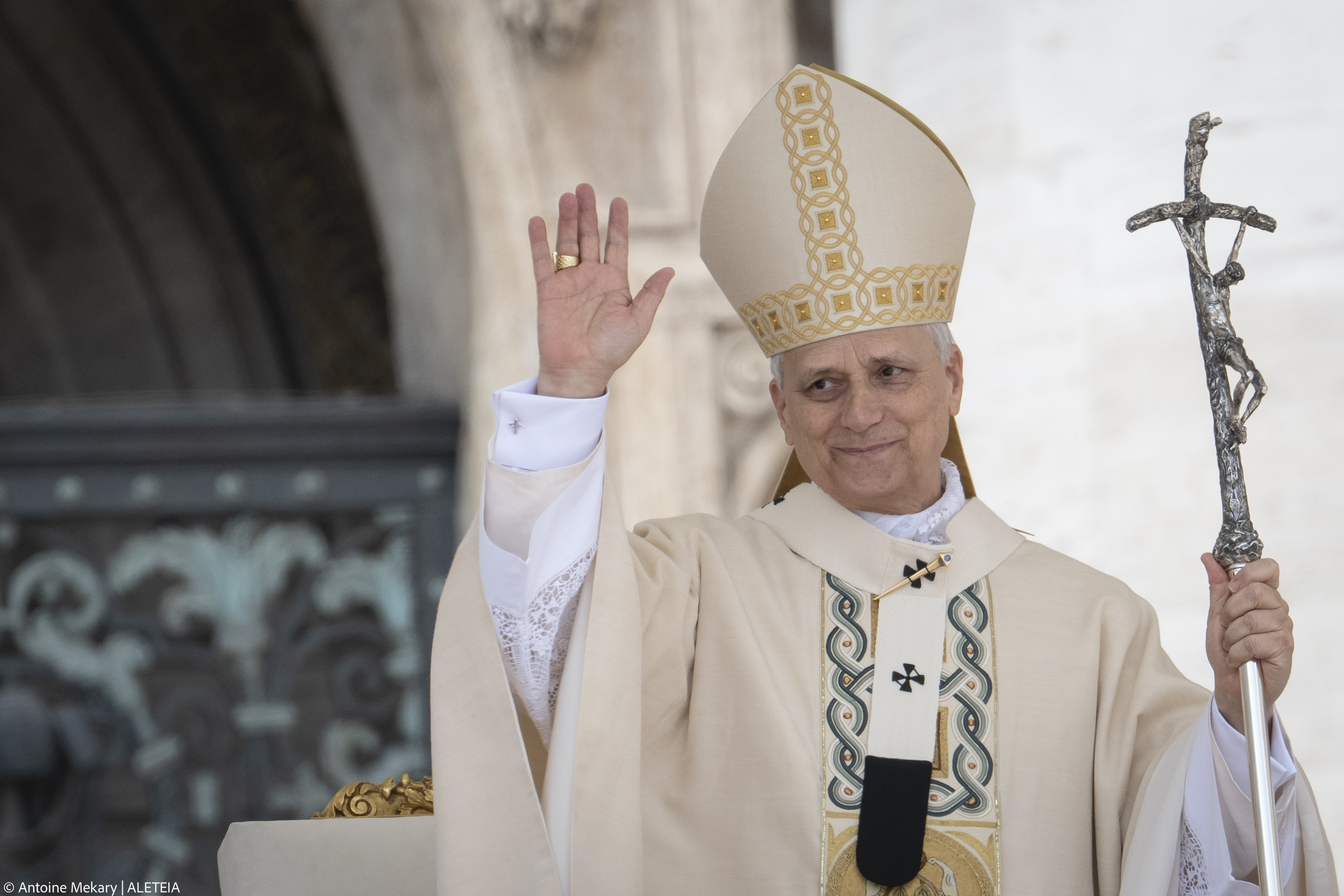 {"rendered":"En Roma, cristianos de todo el mundo acudieron a rodear a su nuevo Papa"}