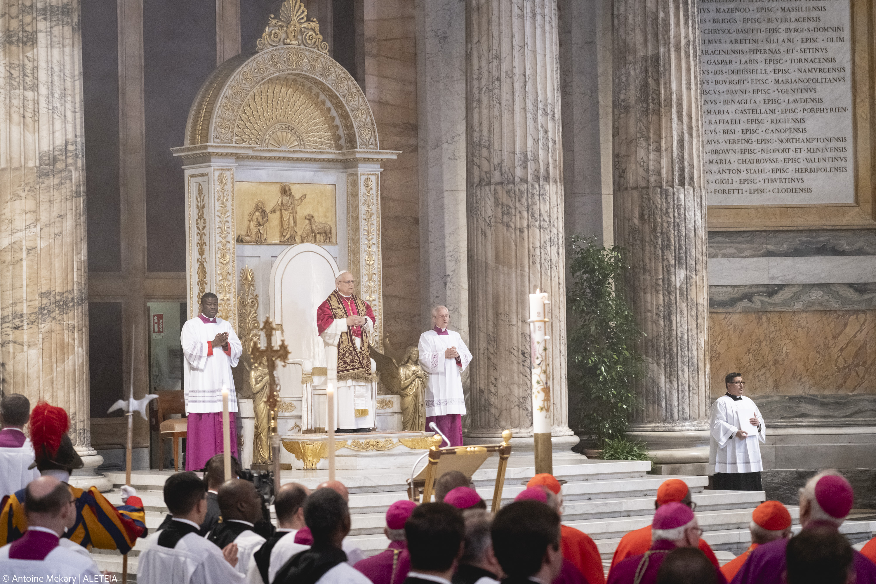 {"rendered":"El Papa Le\u00f3n XIV en San Pablo Extramuros para rezar ante la tumba del Ap\u00f3stol Pablo"}