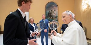 León XIV recibió a la estrella del tenis, Jannik Sinner