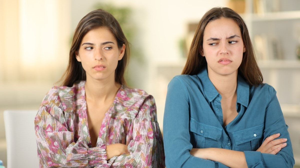 WOMEN-ARGUE.jpg