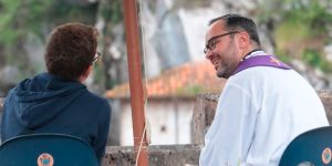 La Eucaristía atrae a los jóvenes este verano a Covadonga