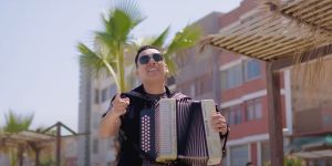 La cumbia del Papa, ¡un éxito veraniego garantizado!