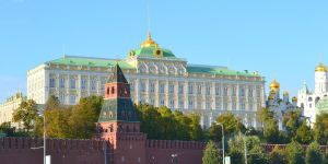 León XIV llama a Vladimir Putin, pide gesto de paz en Ucrania