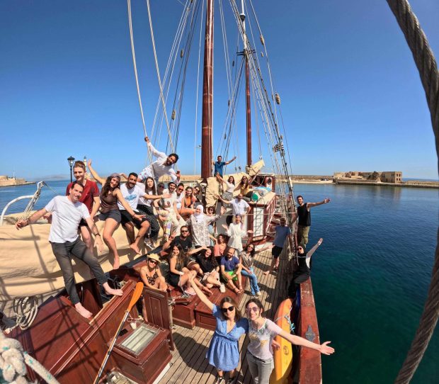 Jóvenes del barco Bel Espoir muestran cómo promover la paz
