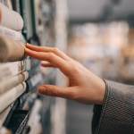 Por qué León XIV recomienda continuar visitando bibliotecas físicas