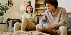 Jugar juegos de mesa es bueno para la relación de pareja