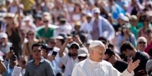 León XIV invita a los jóvenes del Perú a testimoniar el “rostro de Cristo que ama”