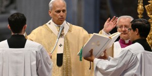 Con miles de sacerdotes, León XIV ordena 32 presbíteros