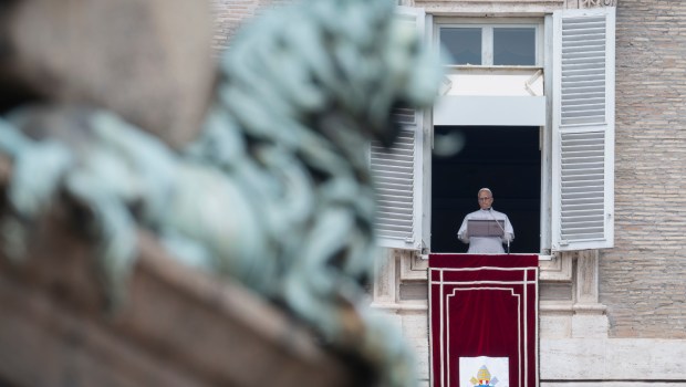 pope-leo-xiv--st.-peter's-square-angelus-prayer