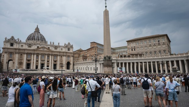 pope-leo-xiv--st.-peter's-square-angelus-prayer