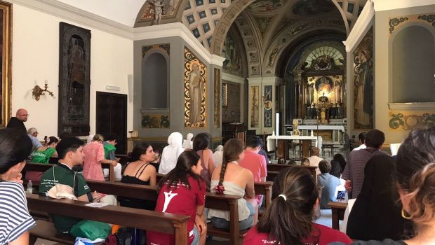 jubileo de los jóvenes en roma adoración eucarística