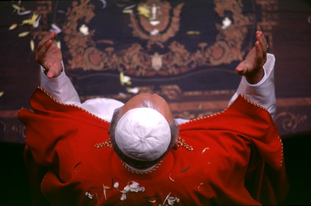 {"rendered":"Las im\u00e1genes del Papa Juan Pablo II tomadas por Gianni Giansanti expuestas en Roma"}