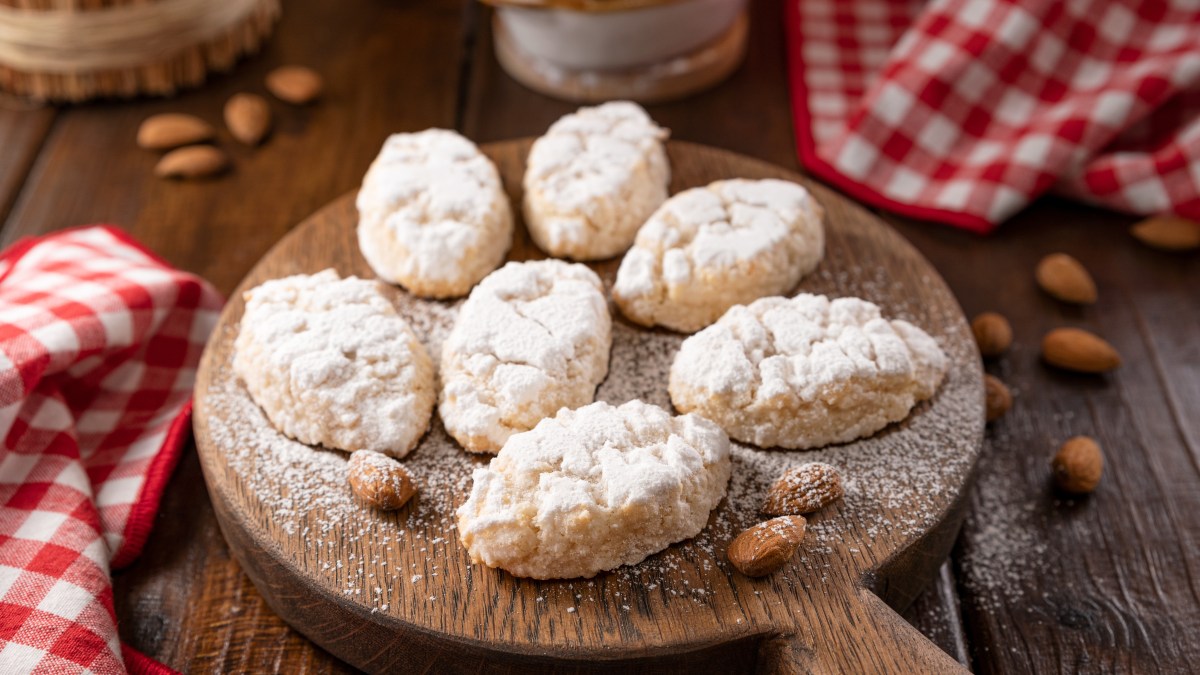 Sicilian-Almond-Cookies-Almond-Pastes.-Traditional-dessert-of-the-South-of-Italy.-High-quality-photo.-Copy-space.jpg