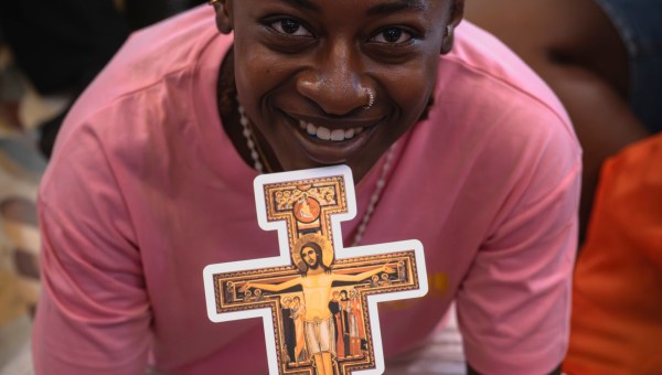french-pilgrims-holy-door-st.-john-lateran-jubilee-youth-rome-2025