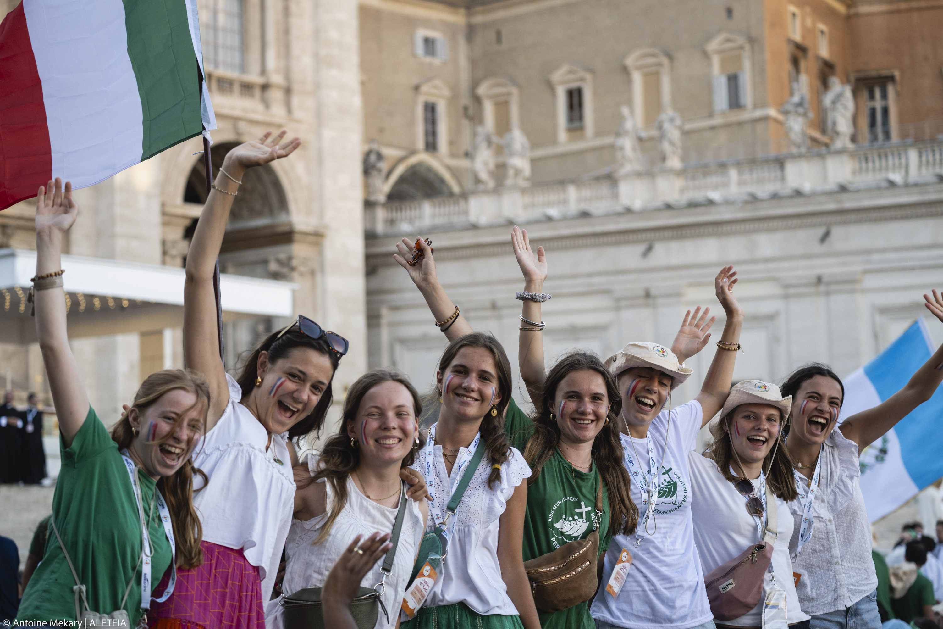 {"rendered":"Las primeras im\u00e1genes del jubileo de los j\u00f3venes"}