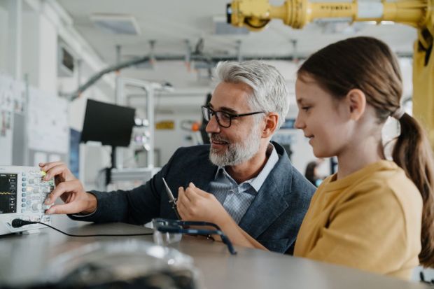 Padres- en-el-trabajo-con- hijos