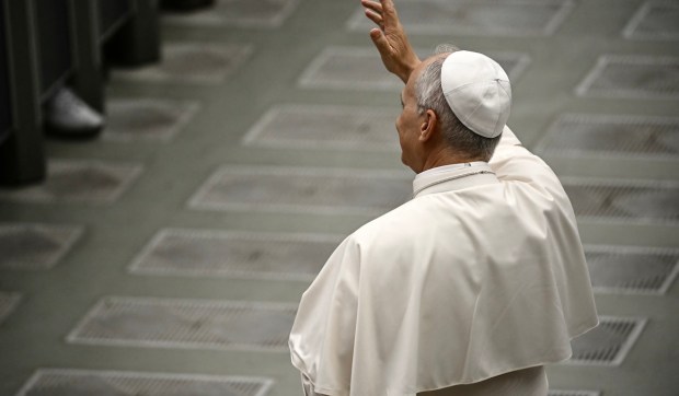 Corner Hero Image - León comparte la pregunta de su sobrina con los jóvenes de Roma