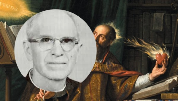 John McKniff na tle obrazu św. Augustyna