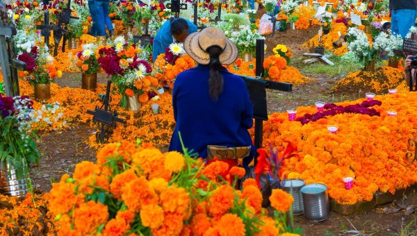 costumbre prehispánica, flores, velorios,